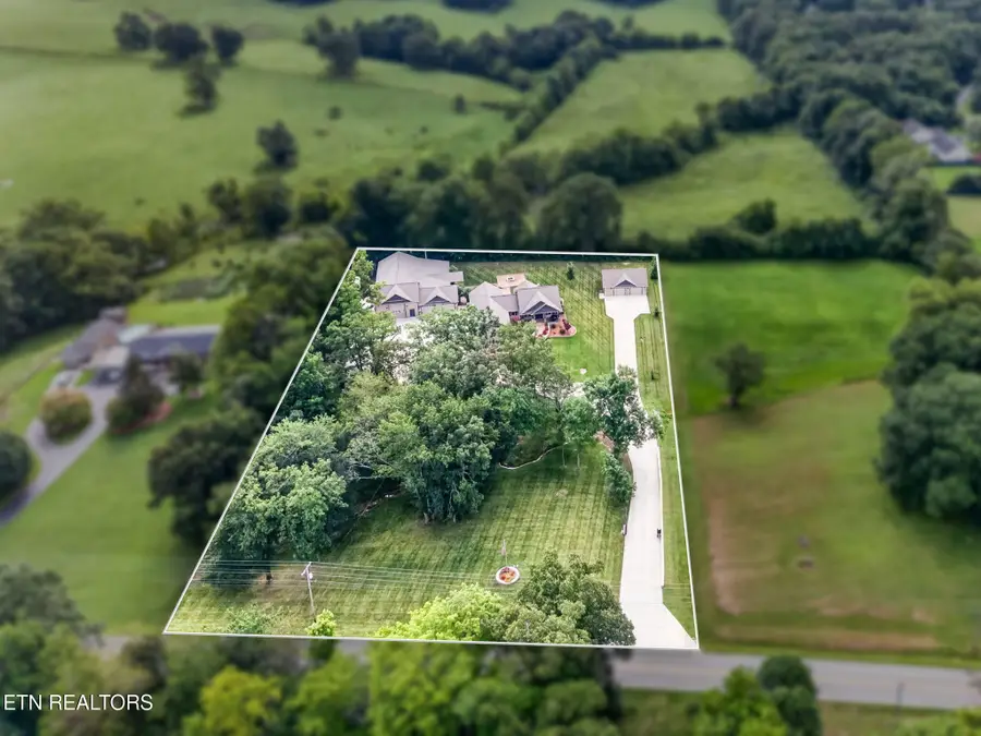 1452 Cook Rd, Crossville, TN 38555 - #2