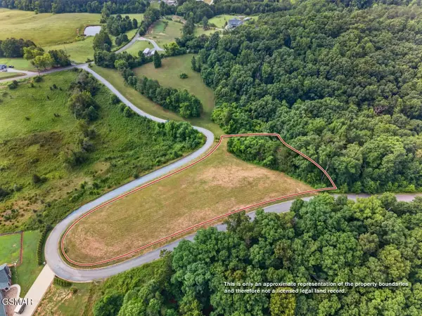 18 Woodland Creek Road, Dandridge, TN 37725