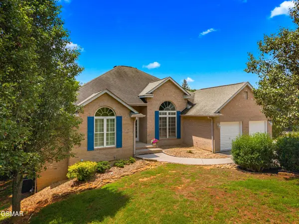 211 Mariners Lane, Dandridge, TN 37725