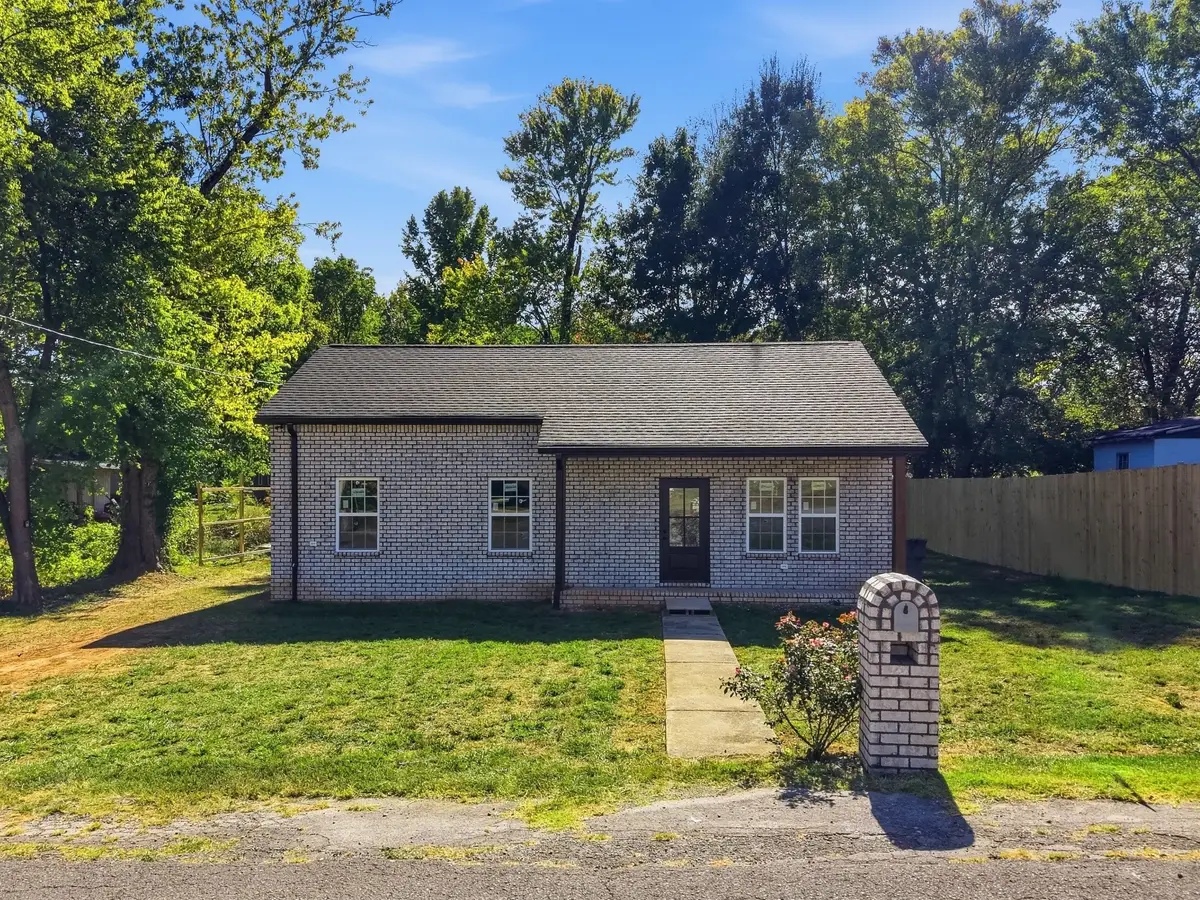 109 Woodland Dr, McMinnville, TN 37110 - #1