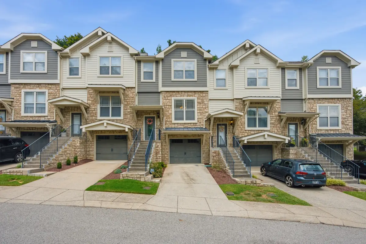 1066 Woodbury Falls Dr, Nashville, TN 37221 - #1