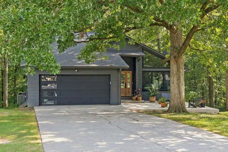 345 Twin Oaks Dr, Kingston Springs, TN 37082 - #2