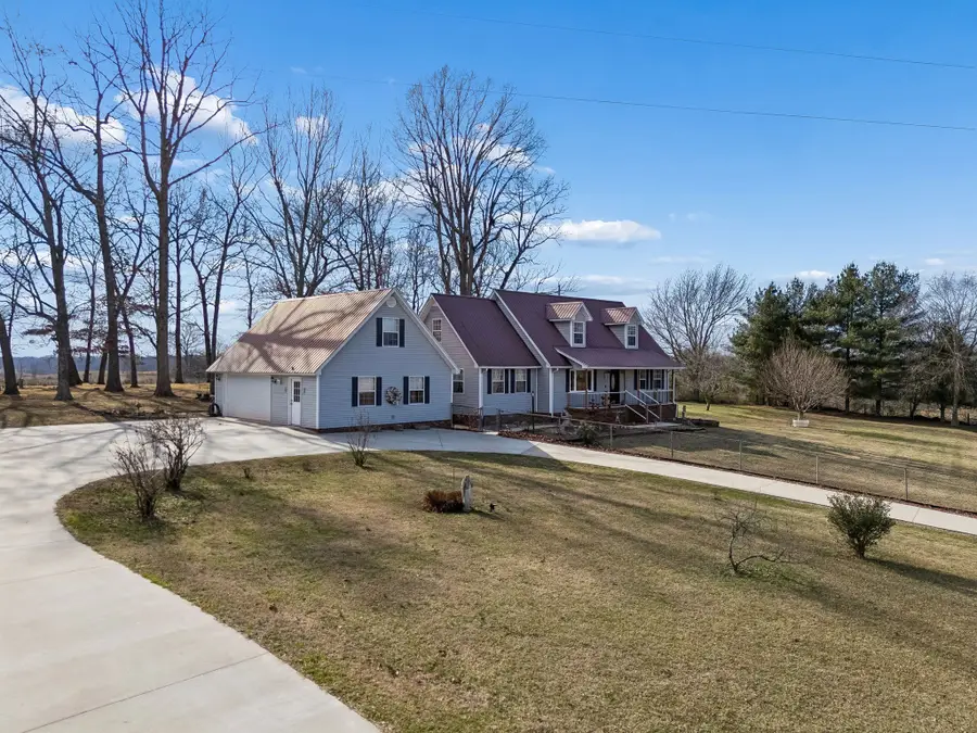 524 Willie Jarvis Rd, Sparta, TN 38583 - #2