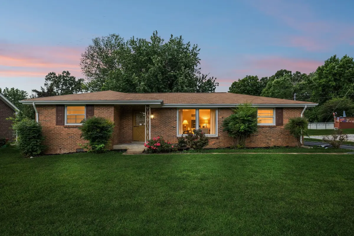 209 Pleasant Hill Dr, Springfield, TN 37172 - #1