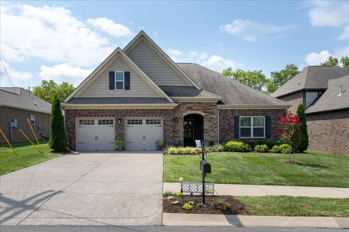 1045 Windemere Dr, Gallatin, TN 37066 - #1