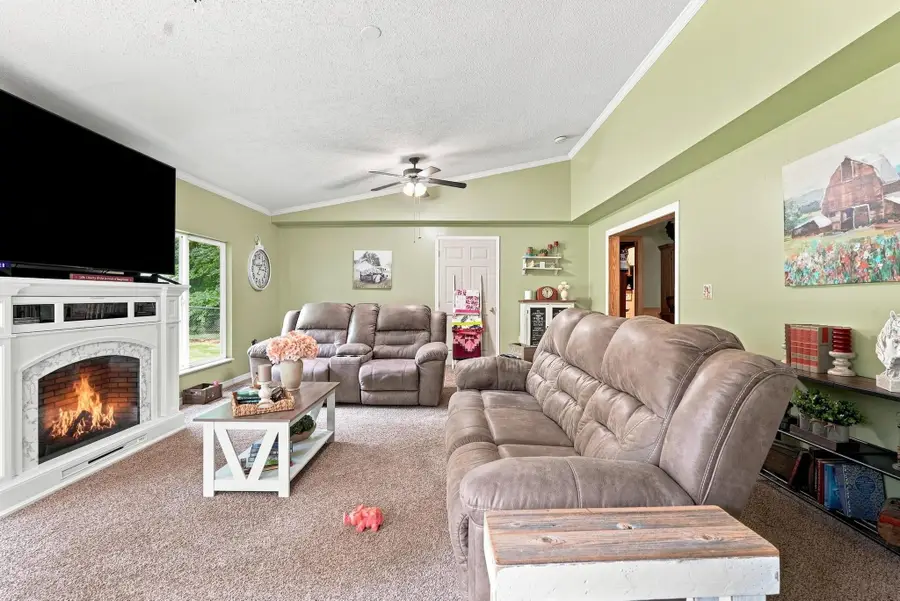 131 Critter Crossing Rd, Crossville, TN 38572 - #2