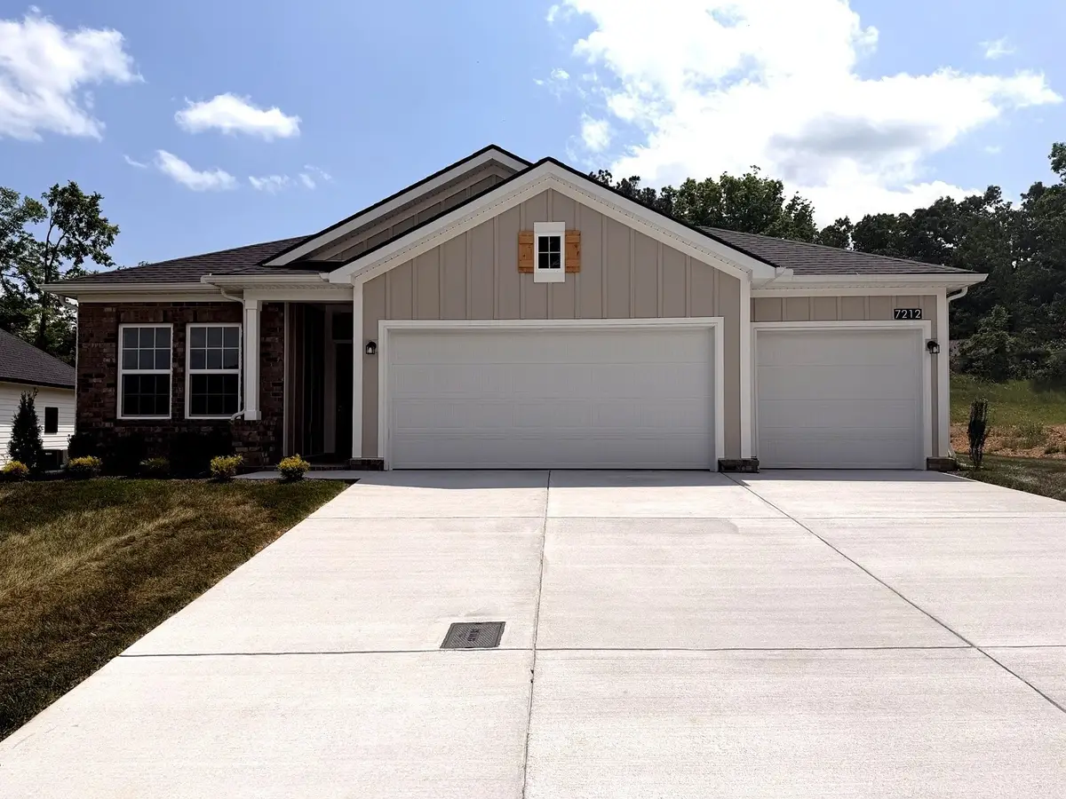7212 Fairlawn Dr, Fairview, TN 37062 - #1