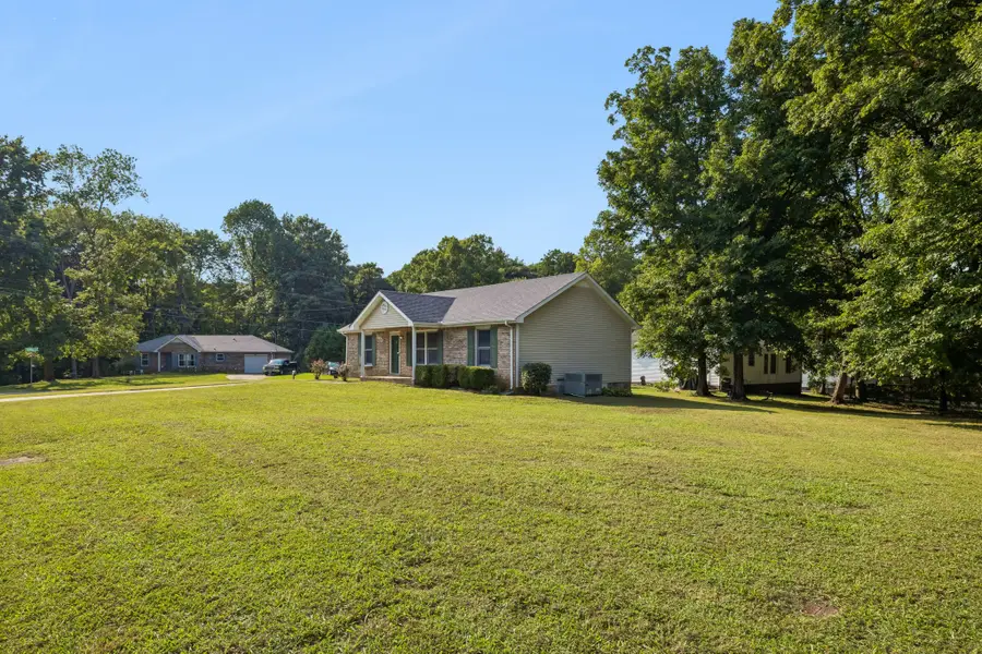 247 Quail Ridge Rd, Clarksville, TN 37042 - #2