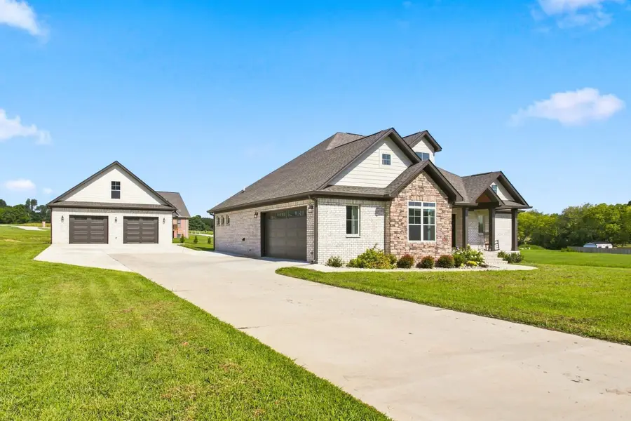114 Hurst Dr, Leoma, TN 38468 - #2