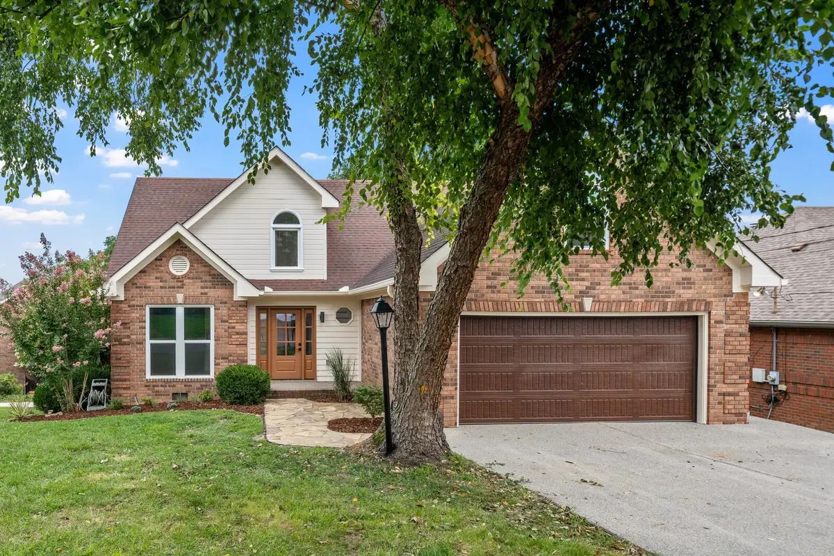 204 Breakwater Dr, Hendersonville, TN 37075 - #1