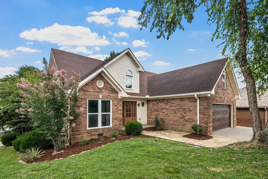 204 Breakwater Dr, Hendersonville, TN 37075 - #2