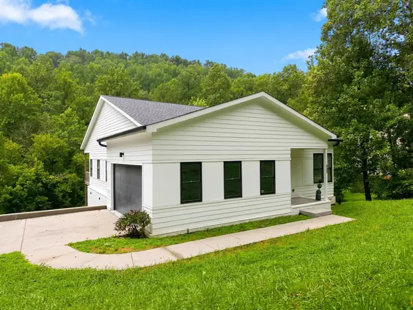 605 Harbor Dr, Lancaster, TN 38569