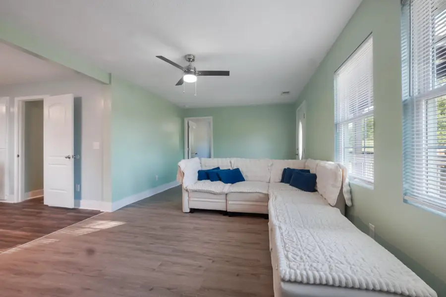 1555 Fairfield Rd, Westmoreland, TN 37186 - #3