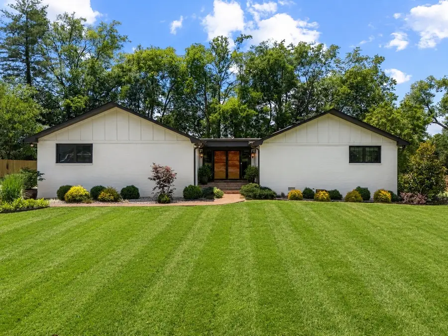 908 Lakeshore Dr, Gallatin, TN 37066 - #3