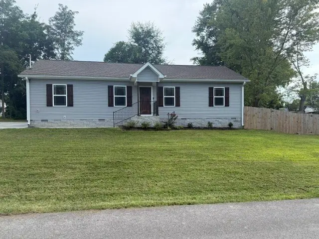 307 W Coffee St, Manchester, TN 37355 - #2