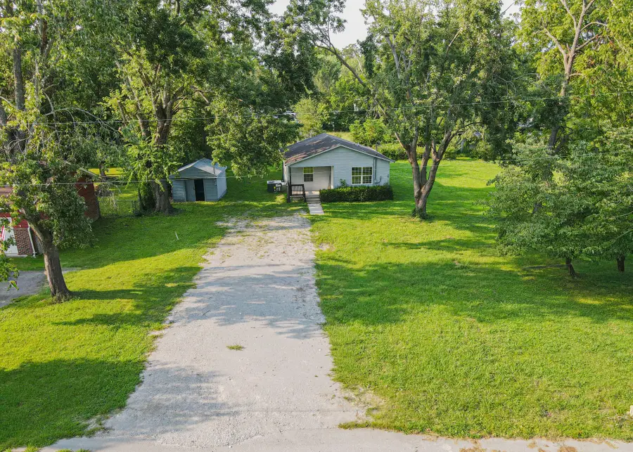204 Locust St, Manchester, TN 37355 - #2