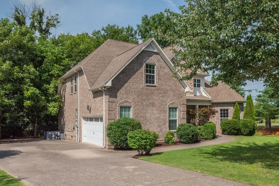 1000 Glessner Dr, Spring Hill, TN 37174 - #3