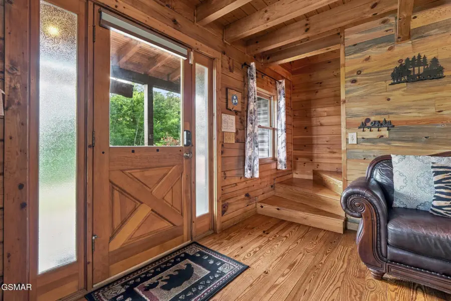 2043 Oakmont Drive, Sevierville, TN 37876 - #2