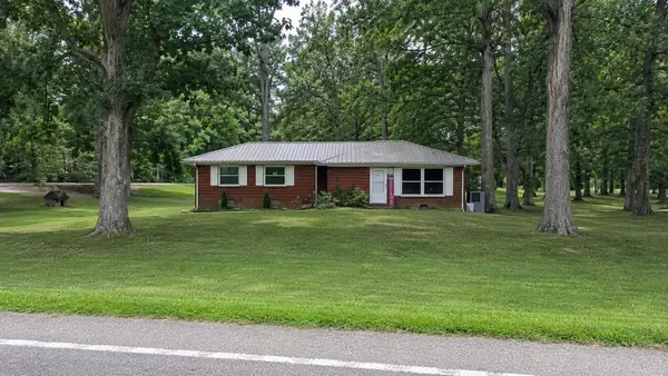 112 Shun Pike, Cottontown, TN 37048