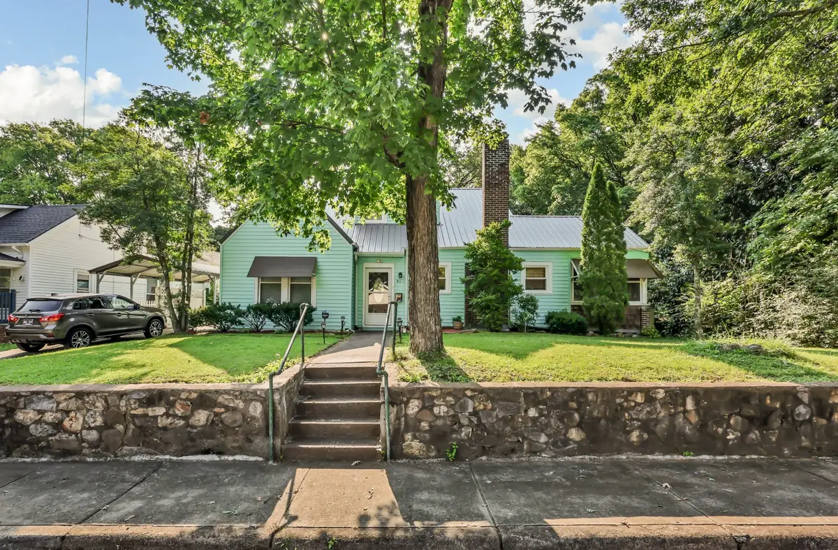 411 S 11th St, Clarksville, TN 37040 - #1