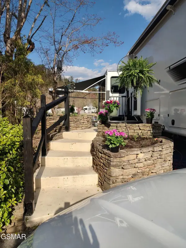4229 E Parkway, Gatlinburg, TN 37738