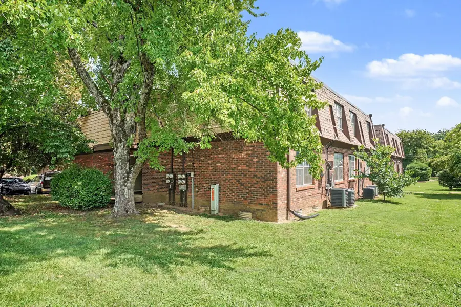 441 Harding Pl #E1, Nashville, TN 37211 - #3