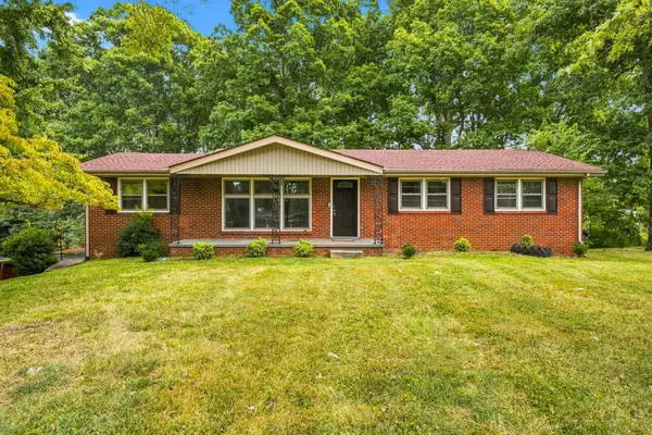 1302 Ellington Dr, Lafayette, TN 37083