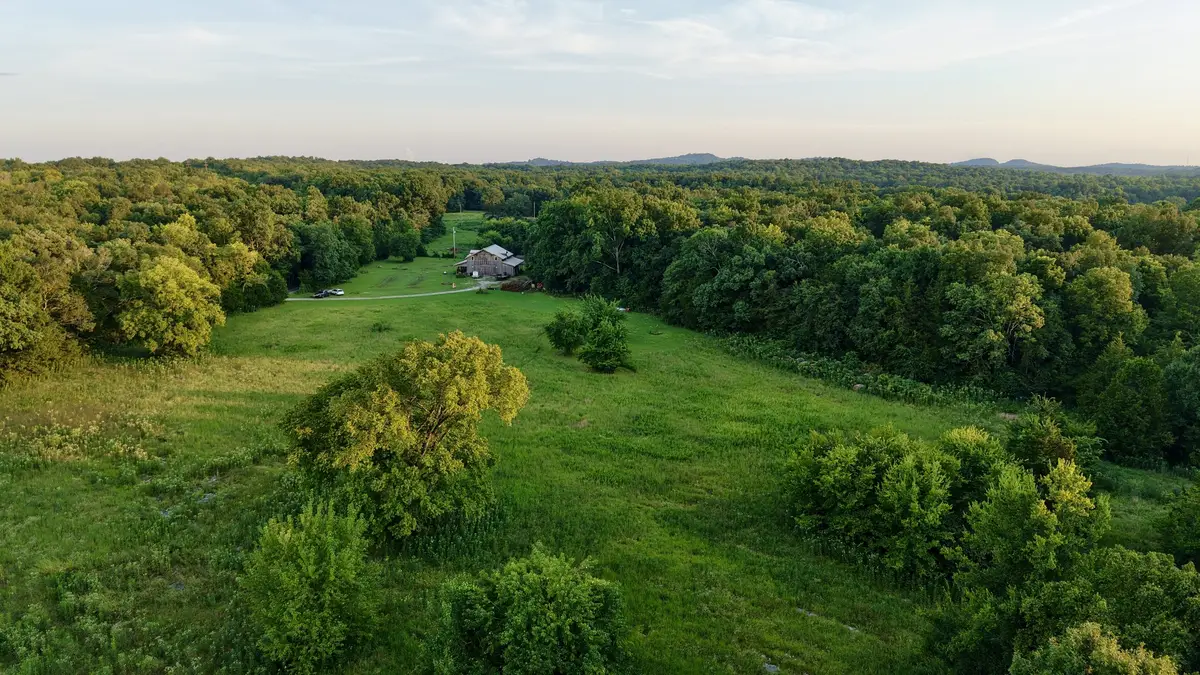 2405 Paul Finley Rd, Lewisburg, TN 37091 - #1