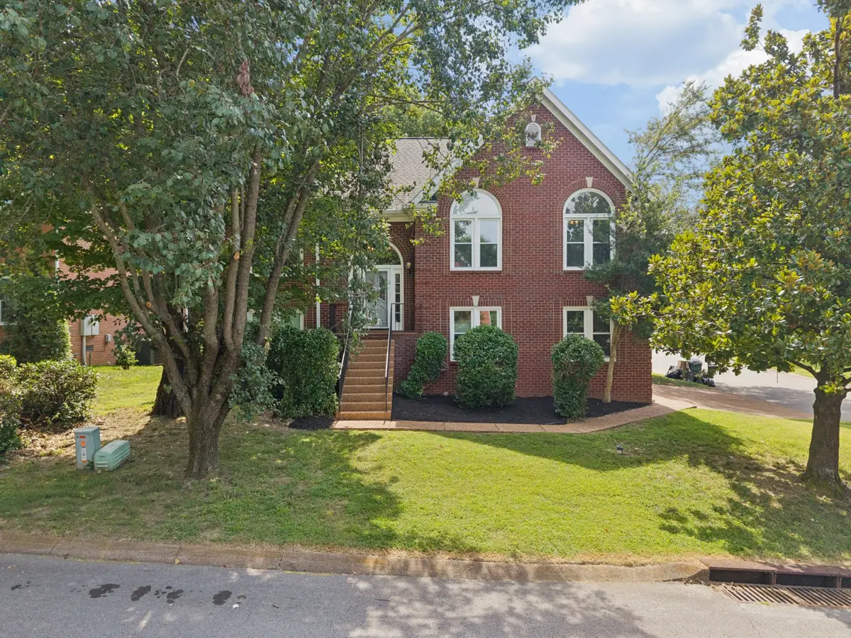 5301 Mast Pt, Hermitage, TN 37076 - #1