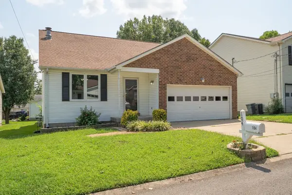 104 Edgehill Ln, Hendersonville, TN 37075