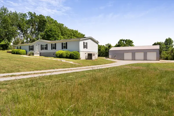 8011 Palmore Hollow Ln, Nolensville, TN 37135