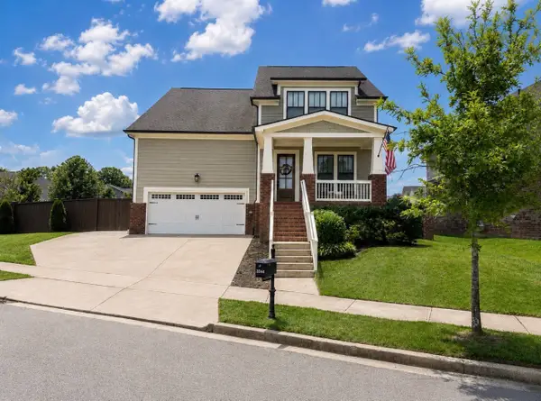 3344 Vinemont Dr, Thompsons Station, TN 37179