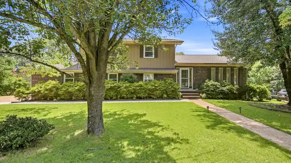 6700 Moss Lake Drive, Hixson, TN 37343