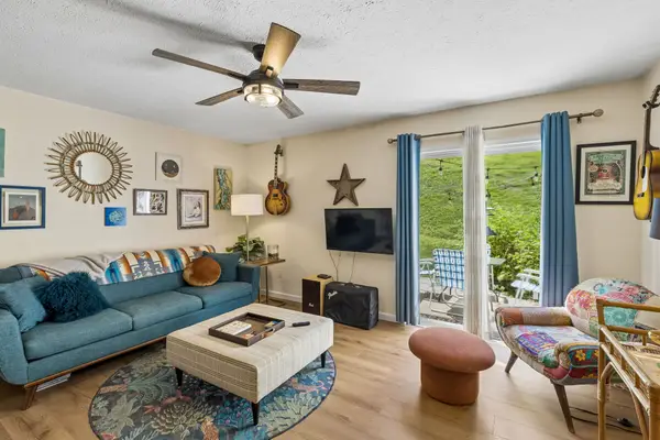 522 Shadow Glen Dr, Nashville, TN 37211