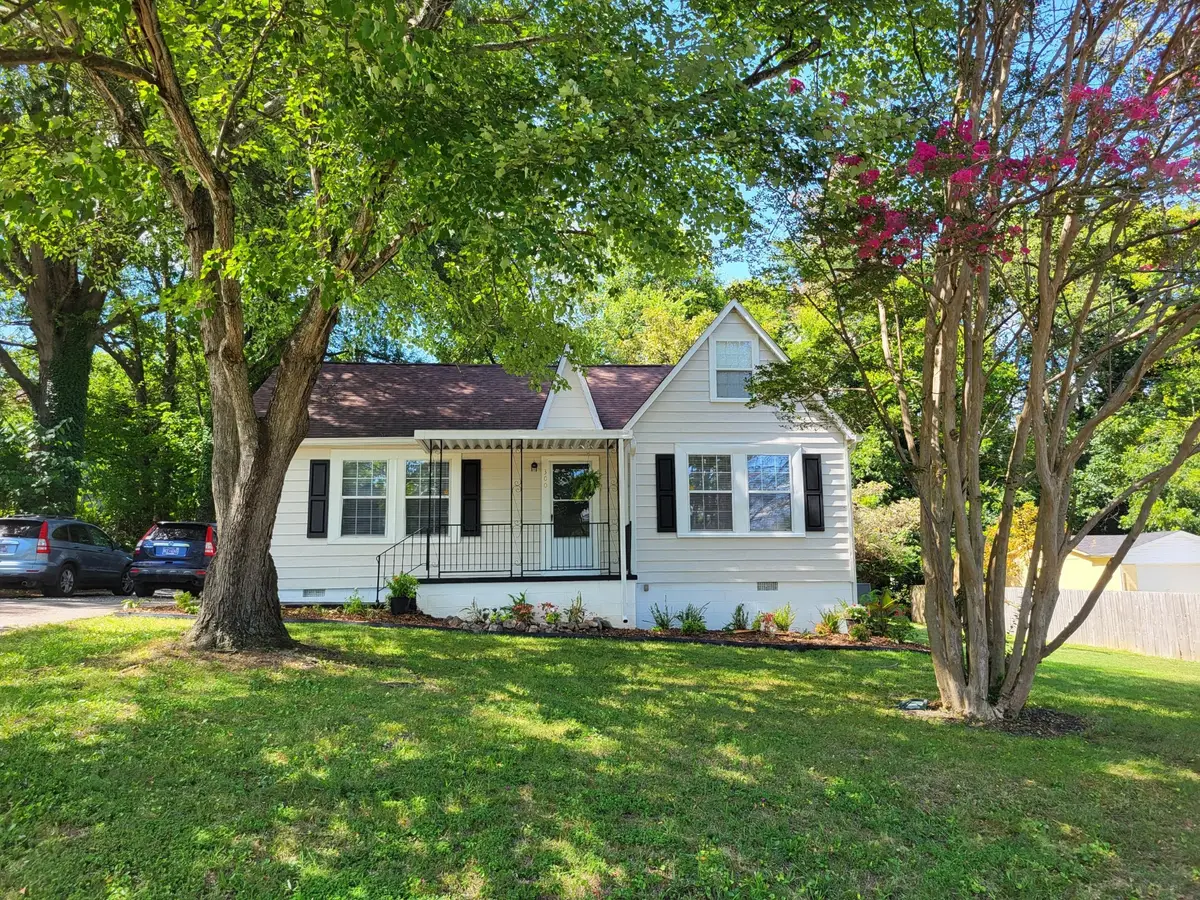 300 S Oak St, Sweetwater, TN 37874 - #1