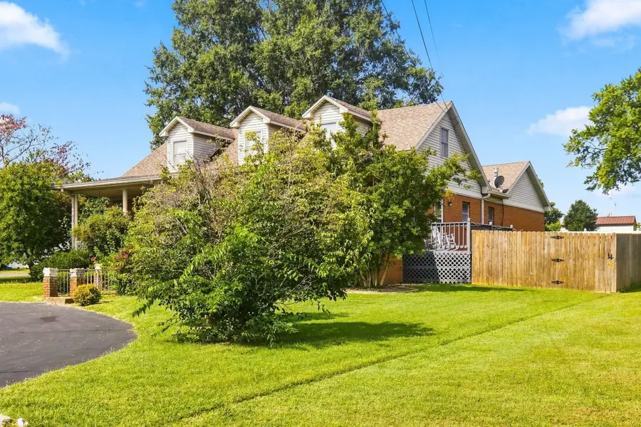 923 Adams Ave, Hopkinsville, KY 42240 - #3