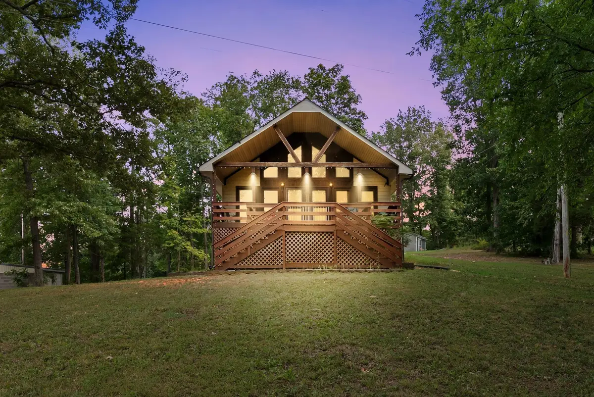 178 Cottage Cir, Linden, TN 37096 - #1