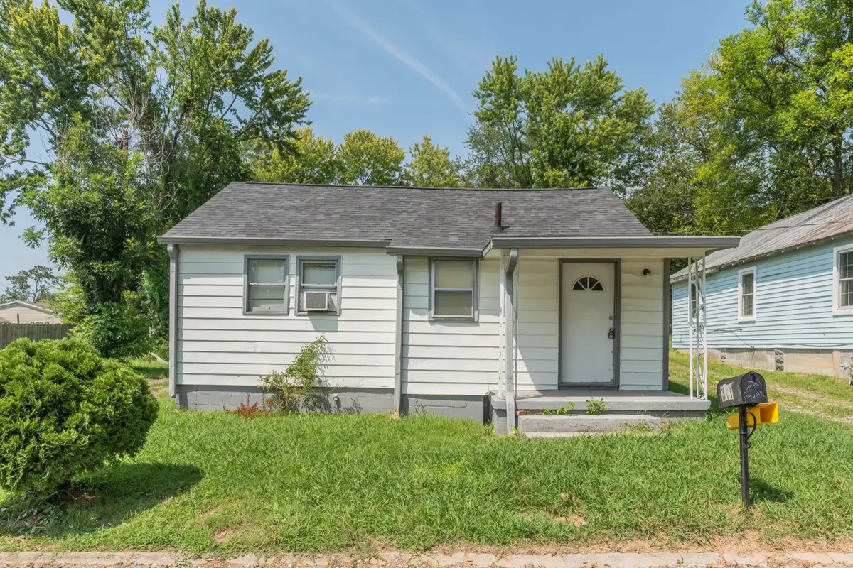 721 18th Ave W, Springfield, TN 37172 - #1