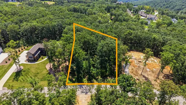 8354 Bear Paw Trail, Signal Mountain, TN 37377