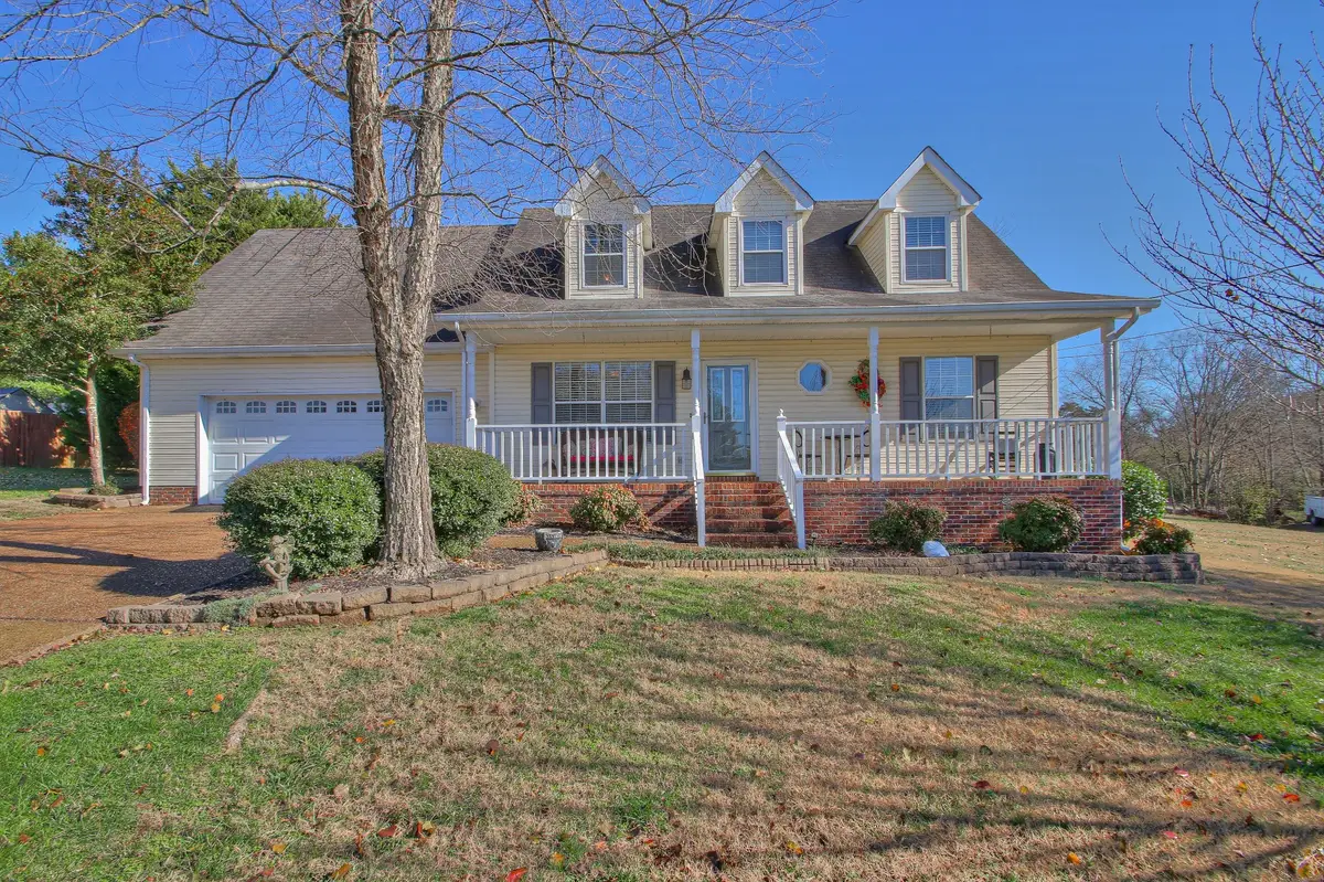 933 Lakeview Ct, Gallatin, TN 37066 - #1