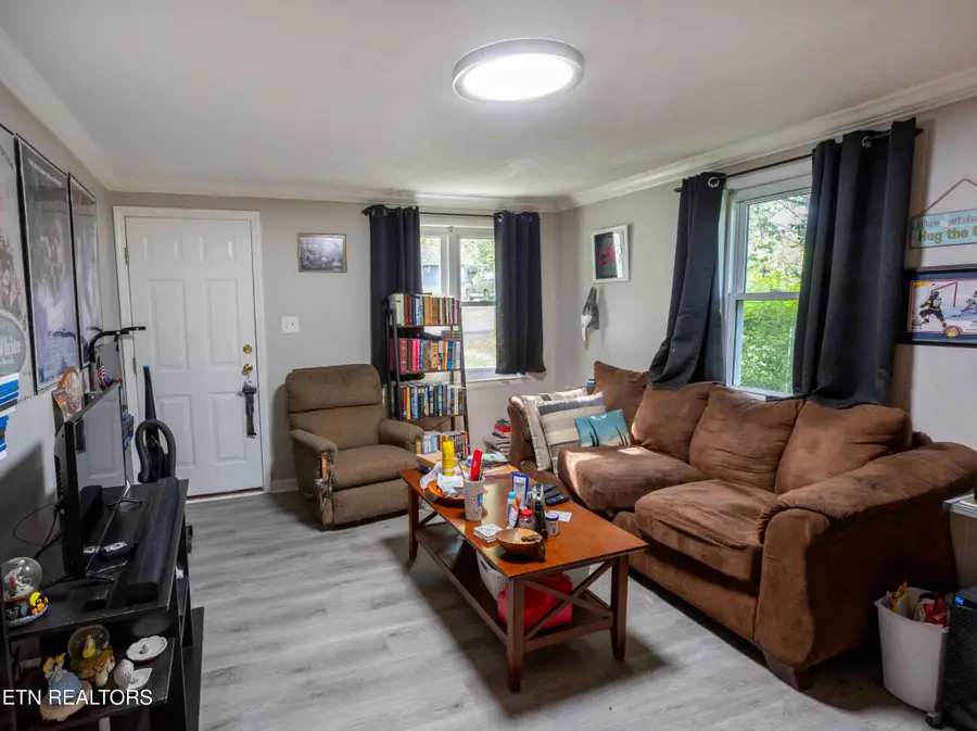 609 W Inskip Drive, Knoxville, TN 37912 - #3