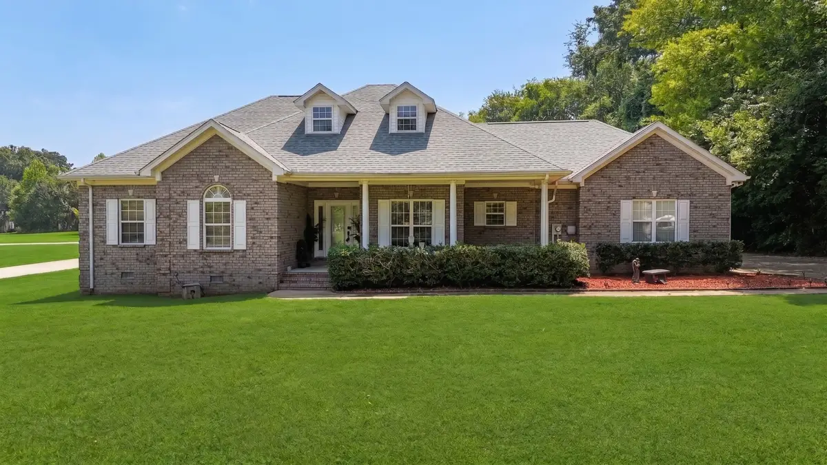 435 Long St W, McEwen, TN 37101 - #1