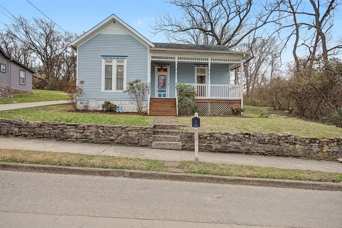 407 W 12th St, Columbia, TN 38401 - #1