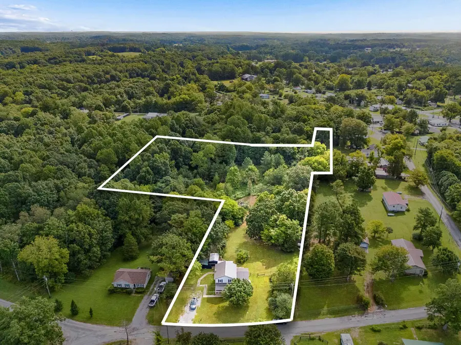 9900 Ed Lyell Rd, Lyles, TN 37098 - #3