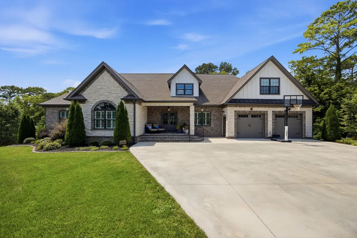 6805 Lakeshore Drive, Chattanooga, TN 37416 - #1