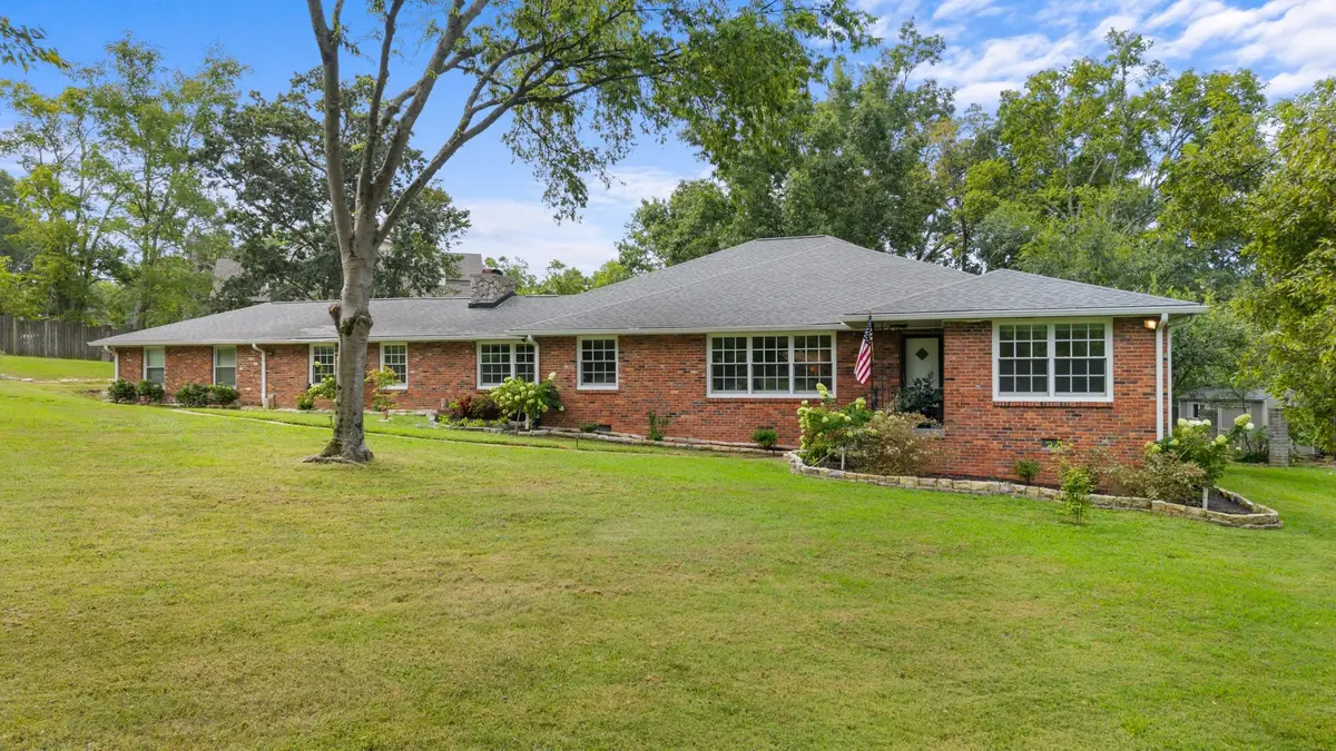 615 W Meade Dr, Nashville, TN 37205 - #1