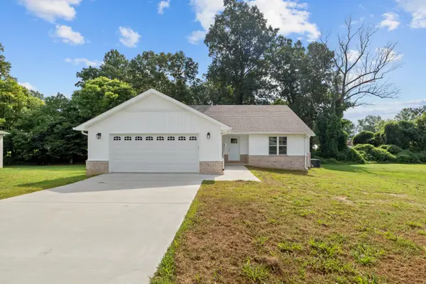 55 Hillcrest Dr, Bruceton, TN 38317