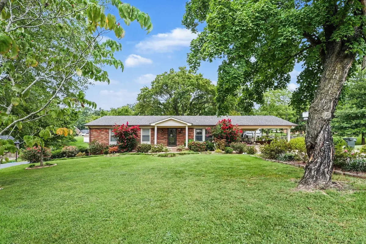 2310 Beechwood Dr, Springfield, TN 37172 - #1