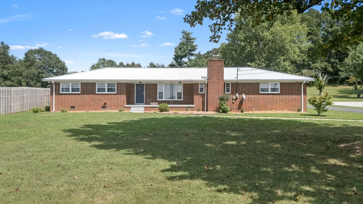 905 S Main St, Estill Springs, TN 37330 - #1