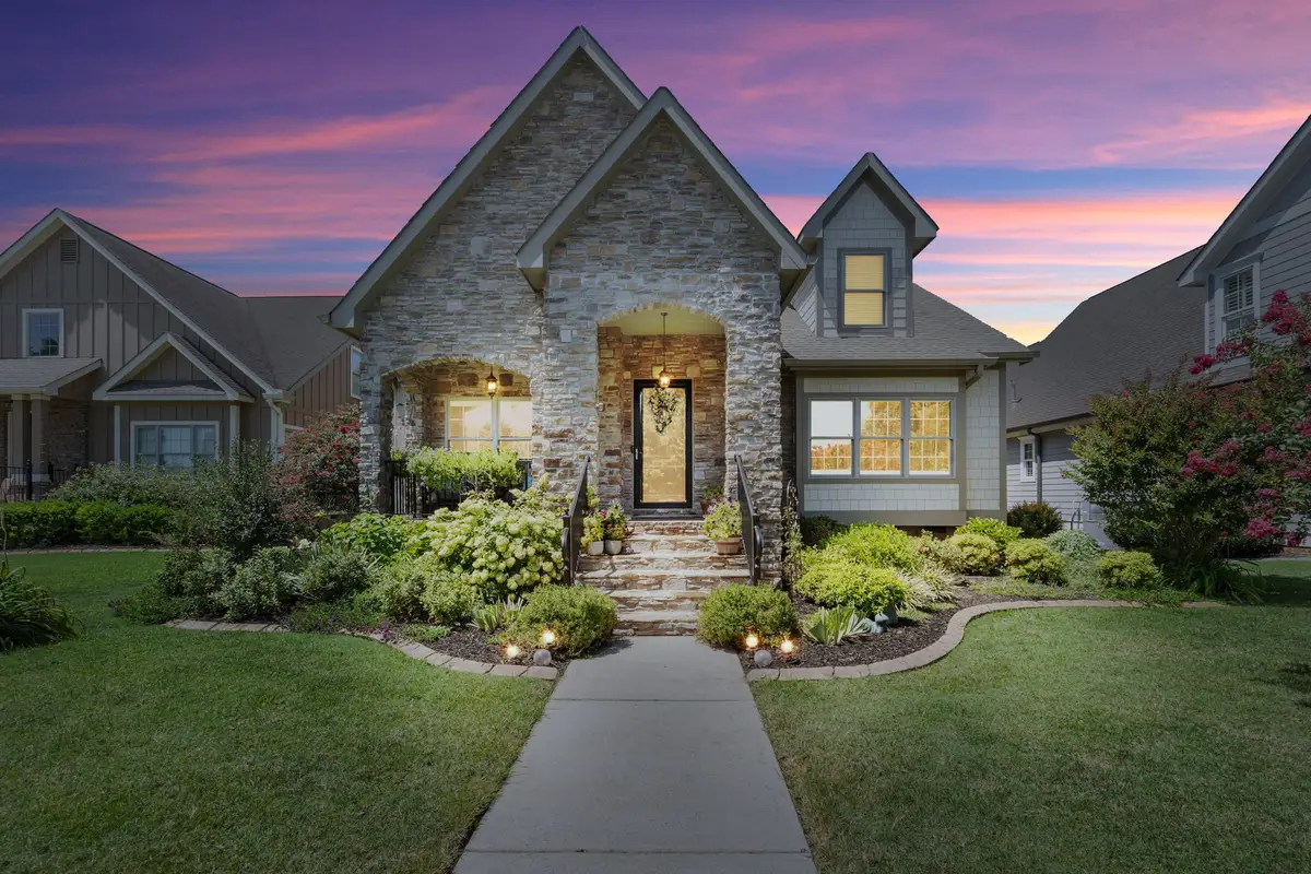 8961 Gentle Mist Cir, Ooltewah, TN 37363 - #1
